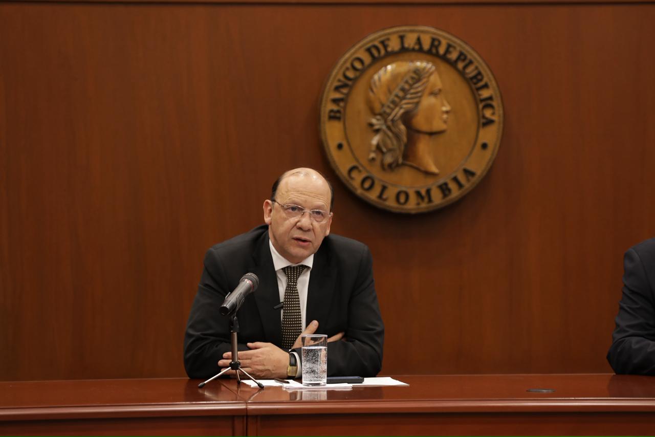 MinHacienda anuncia alternativa de emergencia económica durante rueda de prensa del Banco de la República