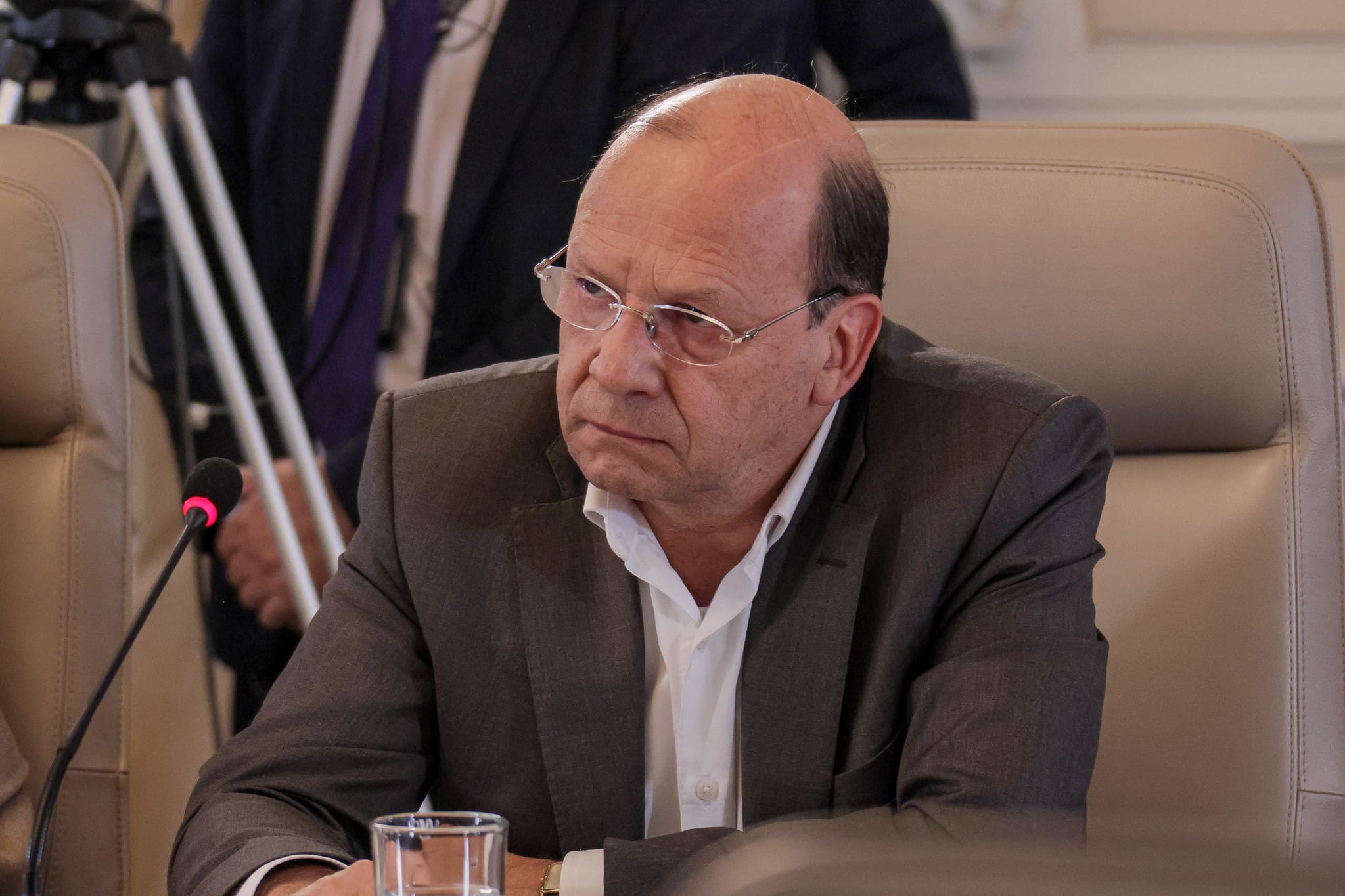 Gobierno busca alternativas