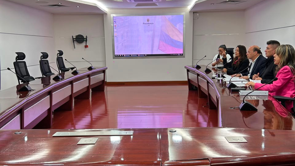 Mesa de empalme Gobierno Nacional vacio